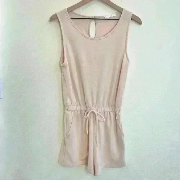 Wasabi + Mint Women’s Light Pink Short Romper Size Small - Picture 1 of 10